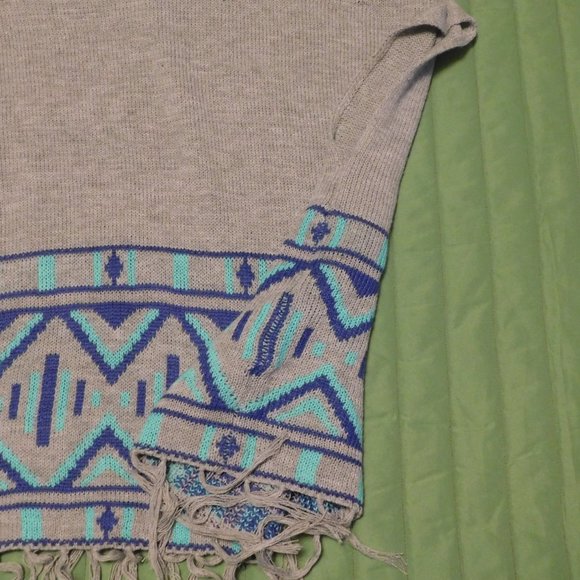 Red Camel woven knit poncho size M EUC - Picture 8 of 10